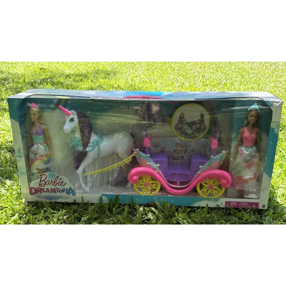 DREAMTOPIA Barbie SWEETVILLE CARRIAGE and BARBIE Dolls PRINCESSES Playset